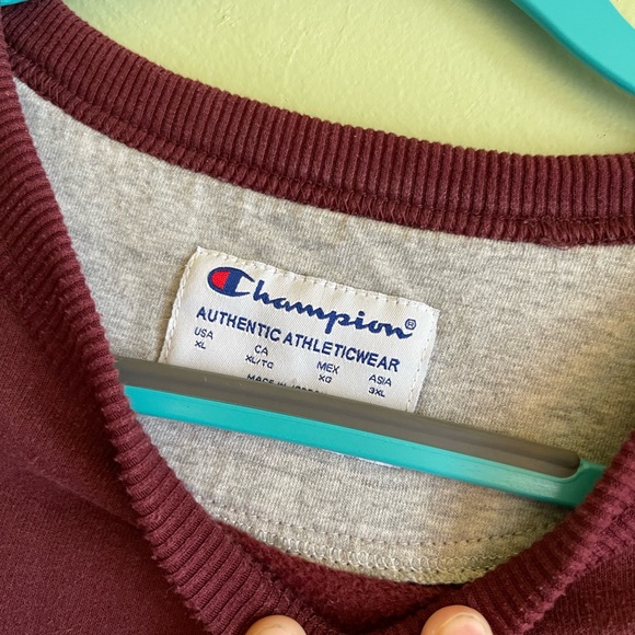 Maroon Champion Crewneck - Picture 3 of 5
